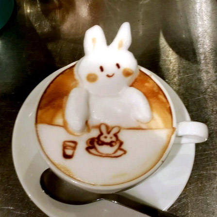 latte art at cafe reissue